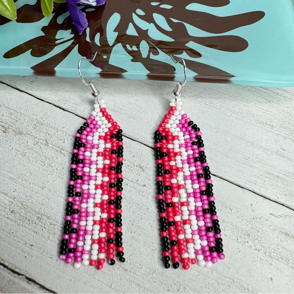 Handmade Seed Bead Beaded Earrings Native American Style 2.75” Zig Zag